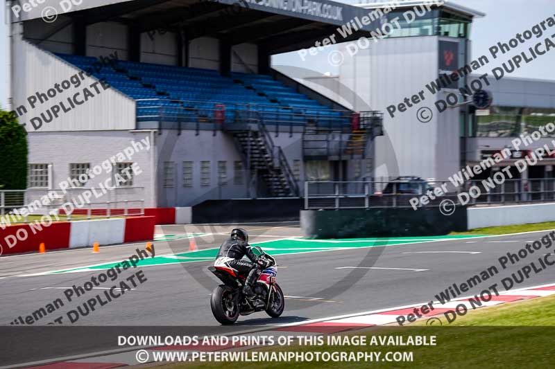 donington no limits trackday;donington park photographs;donington trackday photographs;no limits trackdays;peter wileman photography;trackday digital images;trackday photos